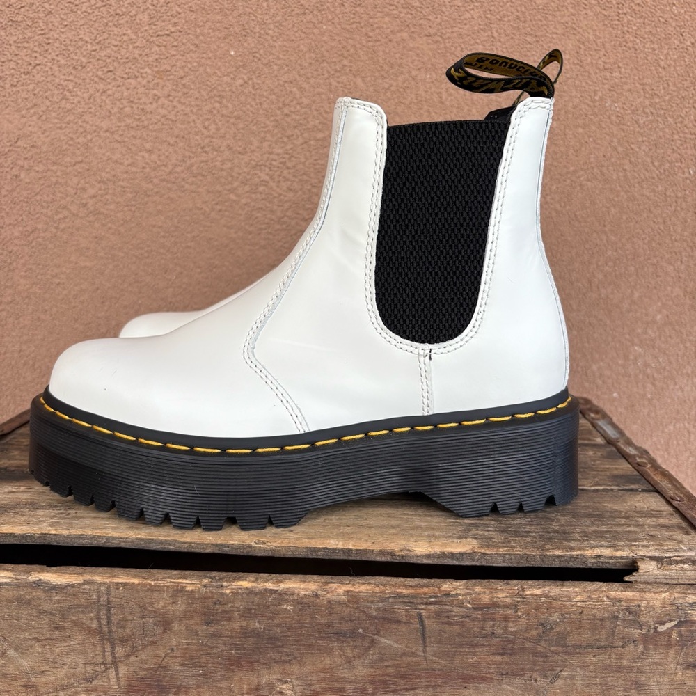 Dr. Martens 2976 Quad Platform Chelsie Boot
